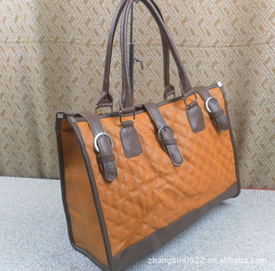 保定白溝東振箱包銷售處 專業提供時尚休閑包，質量與價格兼得